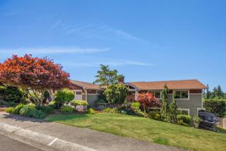 4207 136th Pl, Bellevue, WA 98006-2244