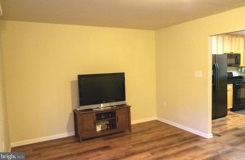 23 Dunlap Dr, Charles Town WV  25414-6512 exterior