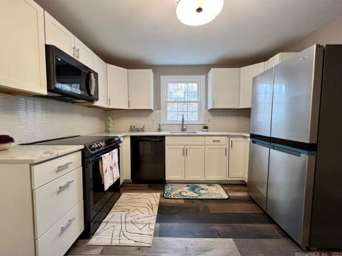 32 Hayes Ave, Ellington, CT 06029-3911