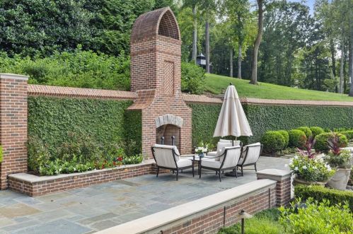 2860 Habersham Rd, Atlanta GA  30305-2959 exterior