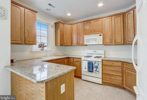 166 Copperfield Dr, Trenton NJ  08648-2583 exterior