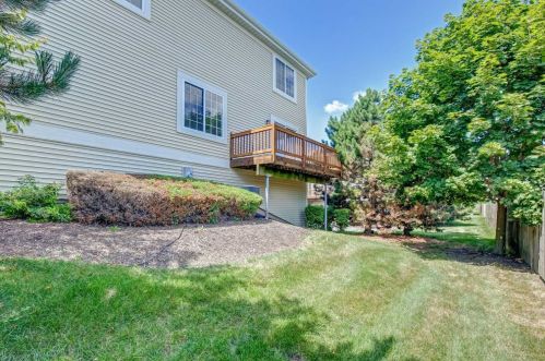 908 Clover Ln, Pingree Grove IL  60140-9117 exterior