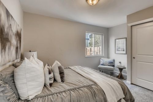 7387 Spruce St, Englewood CO  80112-1751 exterior