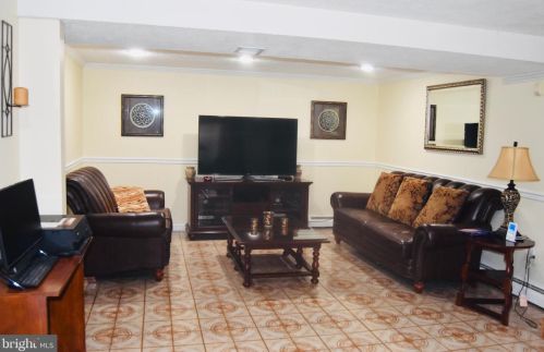 4314 Evergreen Dr, Woodbridge, VA 22193-2724