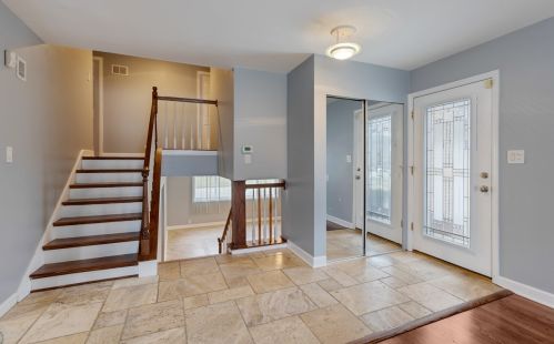7725 Beckwith Rd, Morton Grove, IL 60053-1026
