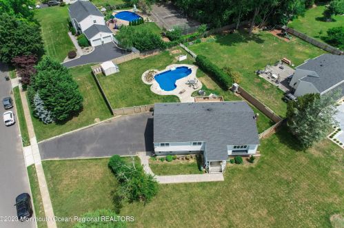 2 Woodstock Pl, East Freehold, NJ 07728-3144