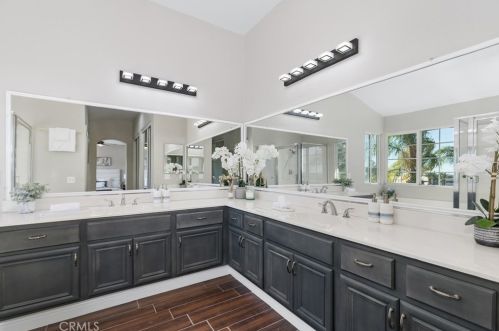 8974 Oakridge Ct, Riverside CA  92508-3095 exterior