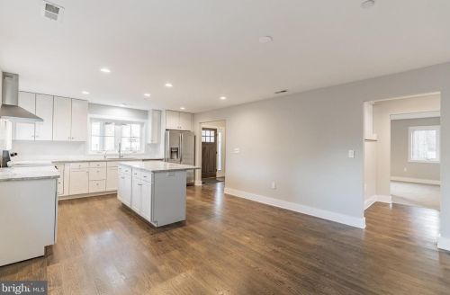 5089 Lerch Dr, Shady Side MD 20764-9650 exterior