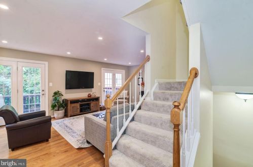 8334 Ridge Crossing Ln, Springfield VA  22152-3562 exterior