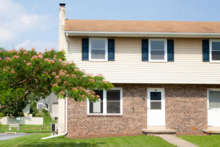 338 Jeff Ave, Ephrata, PA 17522-2451