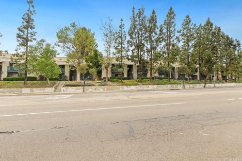 1669 Brea Blvd, Fullerton, CA 92835-3927