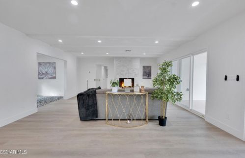 3096 Reservoir Dr, Simi Valley CA  93065-1001 exterior