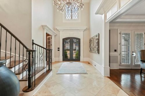 27 Sherwood Ln, Marietta, GA 30067-4035