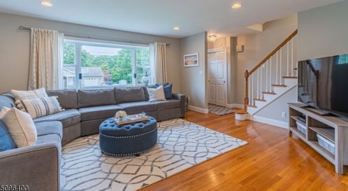 28 Windsor Ave, Dover NJ  07869-1364 exterior