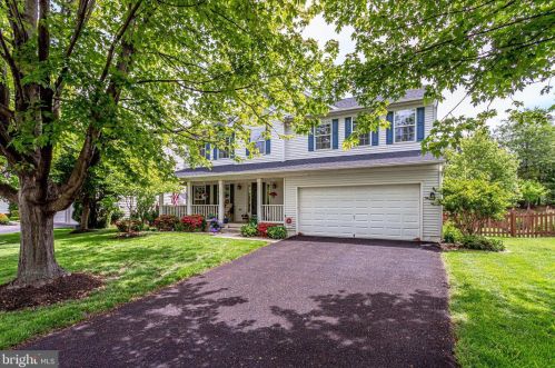 135 Alpine Dr, Leesburg, VA 20175-6127