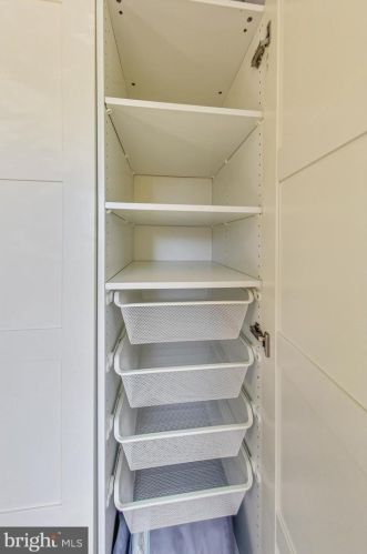 903 Robin Rd, Silver Spring MD  20901-1872 exterior