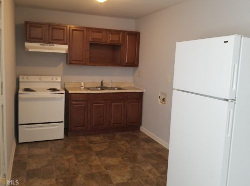 6140 Green St, Porterdale, GA 30014-3901