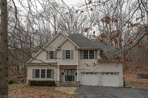 25 Pond School Rd, Lafayette, NJ 07848-3141
