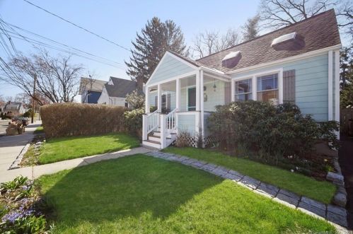26 Emerson St, Norwalk, CT 06855-1320