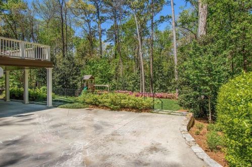 2654 Ellwood Dr, Atlanta GA  30305-3866 exterior