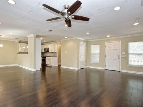 1909 Crooked Ln, Austin TX  78741-3907 exterior