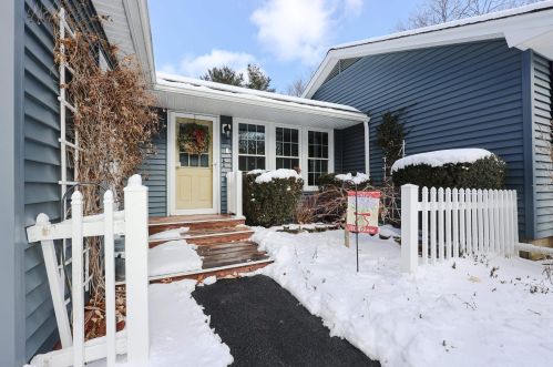 7 Birch Haven Dr, Fremont, NH 03044-3324