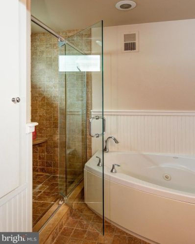 287 Wayne Ave, Tavistock NJ 08033-1008 exterior