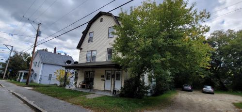 53 Roxbury Rd, Mexico, ME 04257-1215