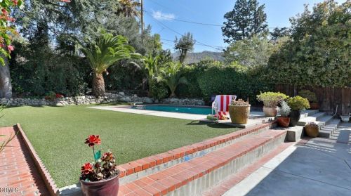 2347 Caracas St, Glendale CA  91214-3004 exterior