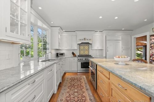 461 Belden Hill Rd, Wilton CT  06897-3828 exterior