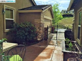 558 Douglas Dr, Los Angeles, CA 94513-5625