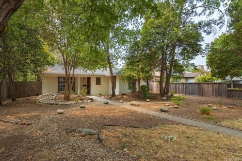 1413 Sunset Ave, Chico, CA 95926-2651