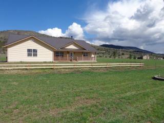 18609 Highway 395, Lakeview OR  97630-9191 exterior