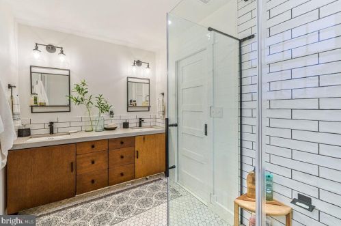 27 Lochatong Rd, Trenton NJ 08628-1608 exterior