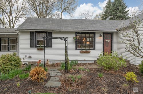163 Madison St, Oswego, IL 60543-9471