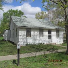 111 Prairie St, Raymond, IL 62560-4984