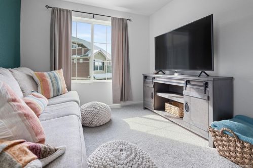 4568 Quemoy St, Aurora CO  80019-6025 exterior