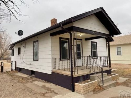 521 Abriendo Ave, Pueblo, CO 81004-2366