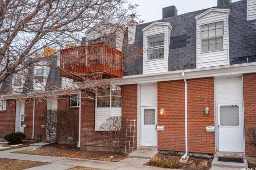 8272 Williamsburg Park Cir, Sandy UT 84070-0517 exterior