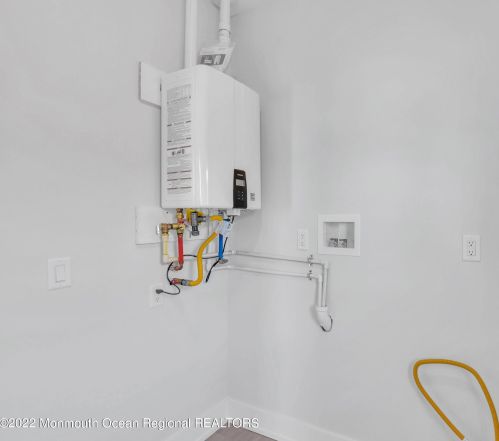 19 Sturgis Rd, Lavallette NJ 08735-2843 exterior