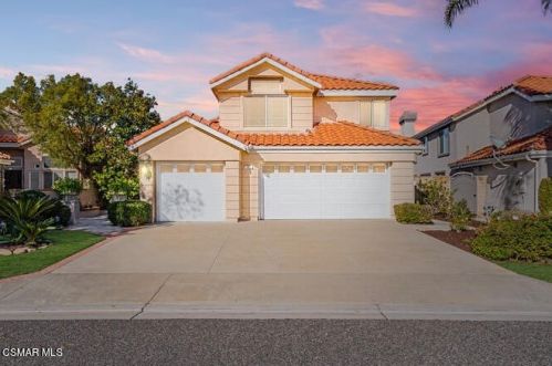 767 Arvada Ct, Simi Valley, CA 93065-7076