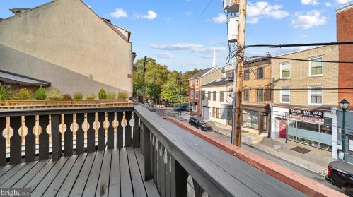 512 4 St, Philadelphia PA 19133-3105 exterior