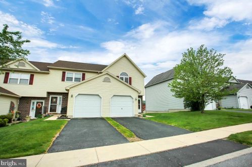 7247 Clearfield St, Harrisburg, PA 17111-5281