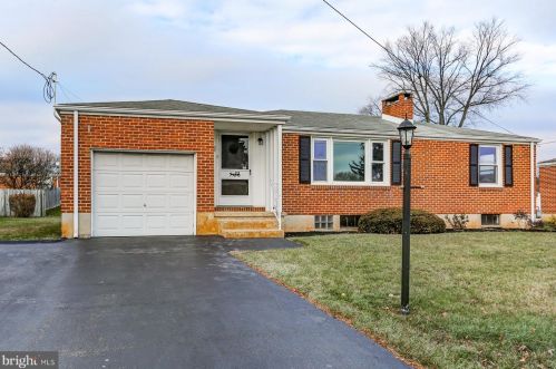 105 Knoll Ln, York, PA 17406-3117