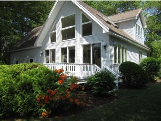 15 Boston Harbor Rd, Dover, NH 03820-4645