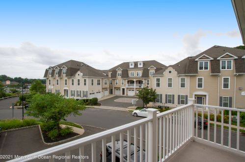 301 April Way, Middletown NJ  07748-6509 exterior