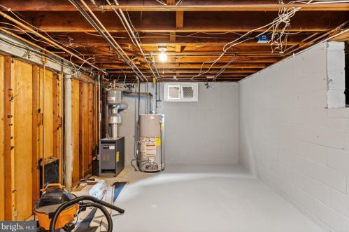 347 Ardmore Ave, Tavistock NJ  08033-1001 exterior