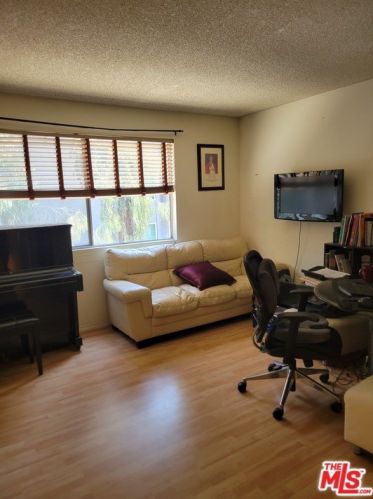 9038 Tobias Ave, Van Nuys, CA 91402-1733