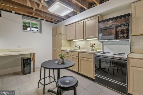 8024 Glenside Dr, Silver Spring MD 20912-7326 exterior