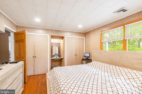 6910 Cliff Rd, Philadelphia PA  19128-4405 exterior